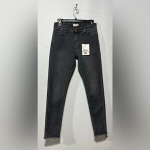 Dixie Women's Gray Skinny Jeans Size Medium ( Waist 28”) Inseam 28”New with tags